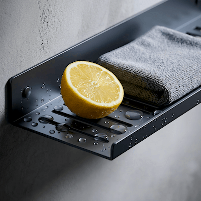 Jak czyścić i konserwować metalowe półki w łazience?